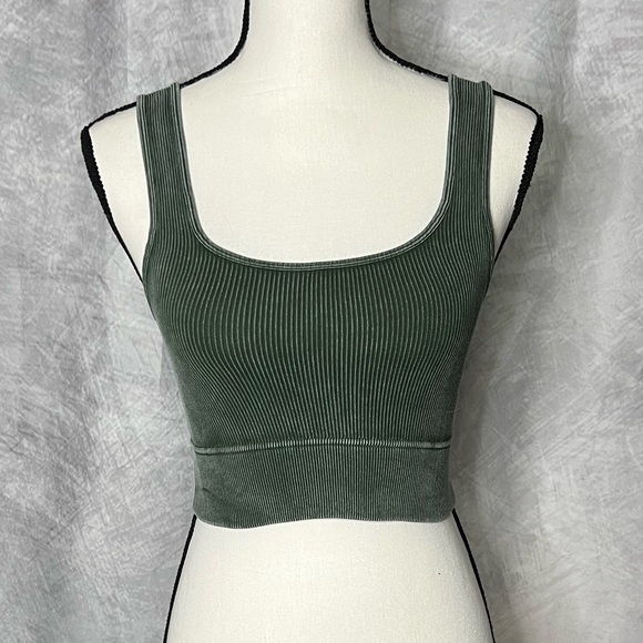 Zenana Outfitters Tops - Zenana Green Ribbed Crop Top - S/M